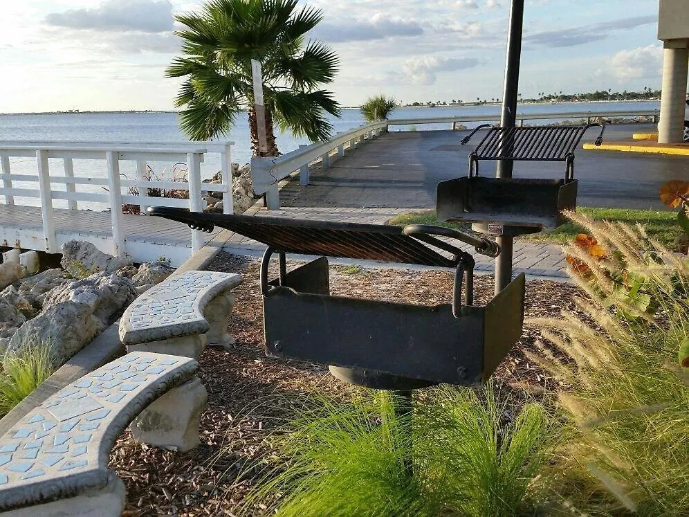 Sunset On The Bay Designer Condo With Private Balcony And Hotel Heated Pool Tampa Hébergement de vacances